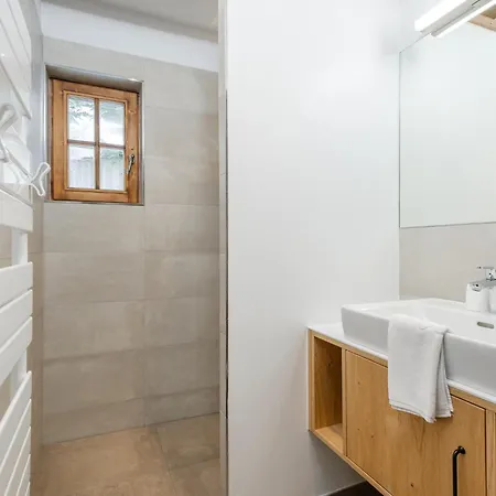 Paul Und Petra Σαλέ *